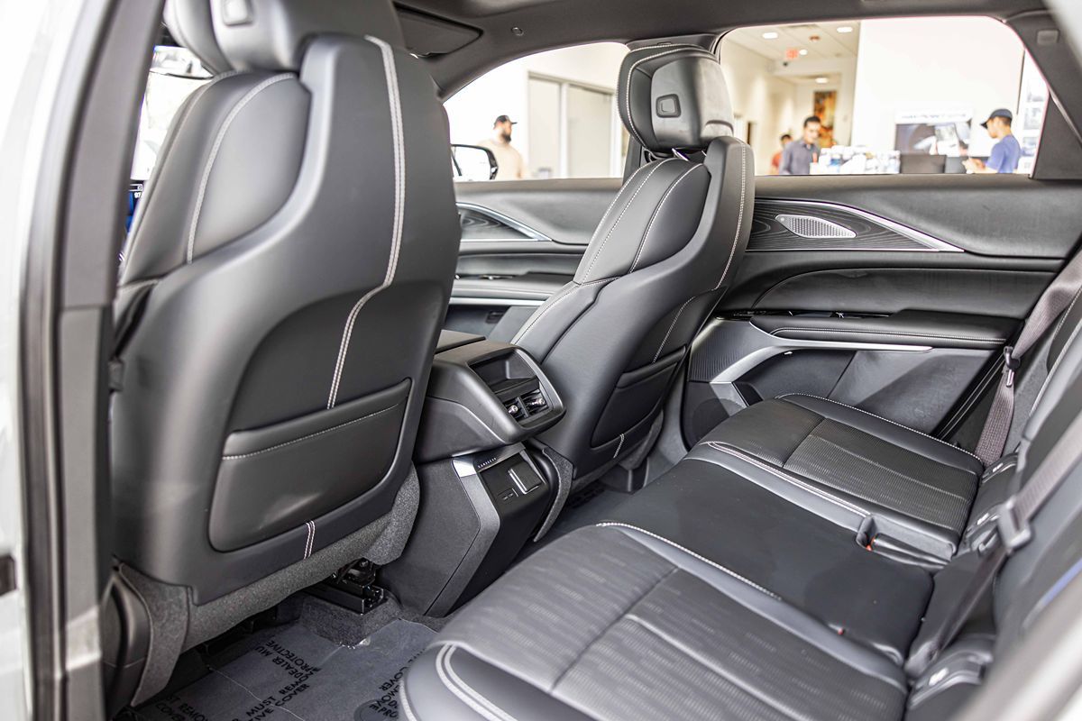 2024 Cadillac Lyriq Luxury photo 33