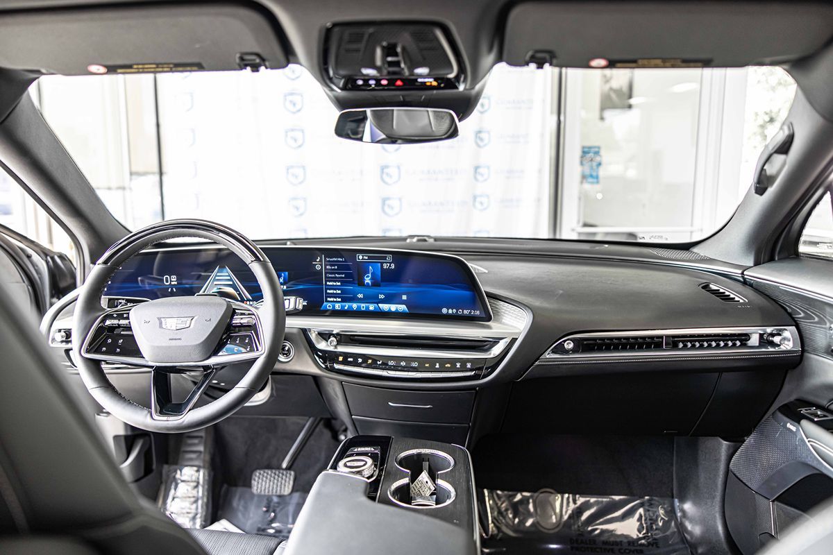 2024 Cadillac Lyriq Luxury photo 35