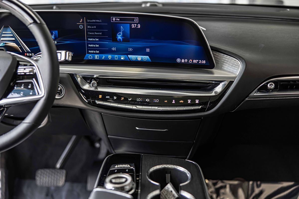 2024 Cadillac Lyriq Luxury photo 37