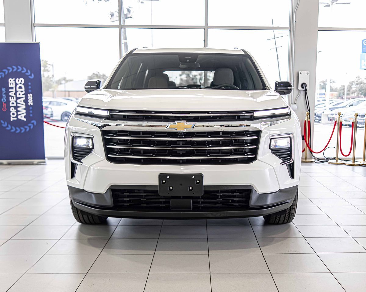 2025 CHEVROLET TRAVERSE - Image 3