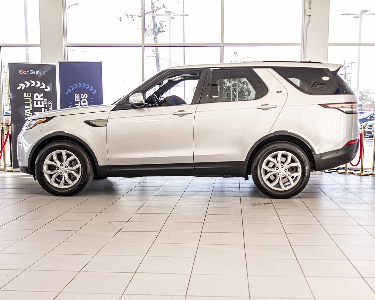 2020 Land Rover Discovery SE photo 5