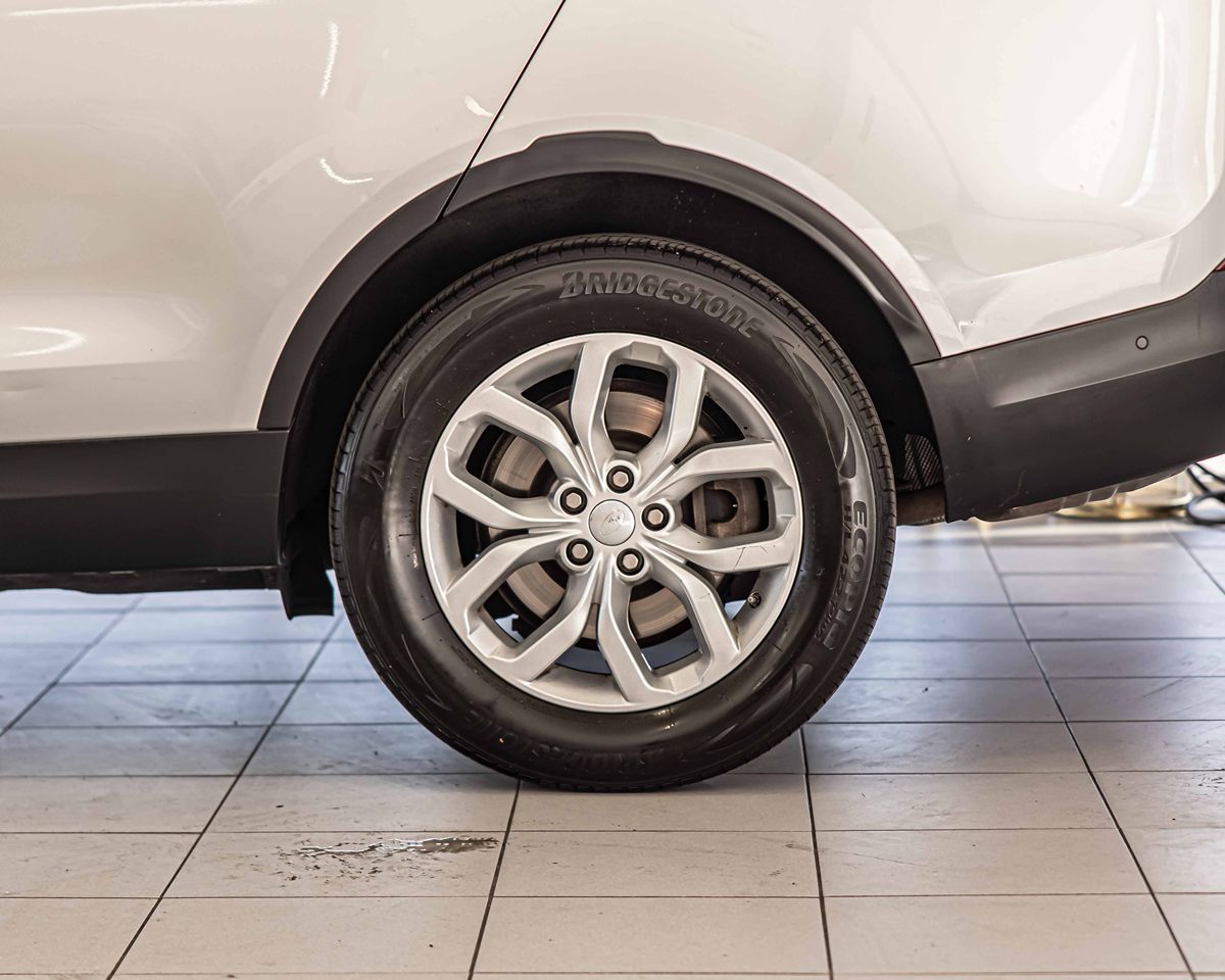 2020 Land Rover Discovery SE photo 6