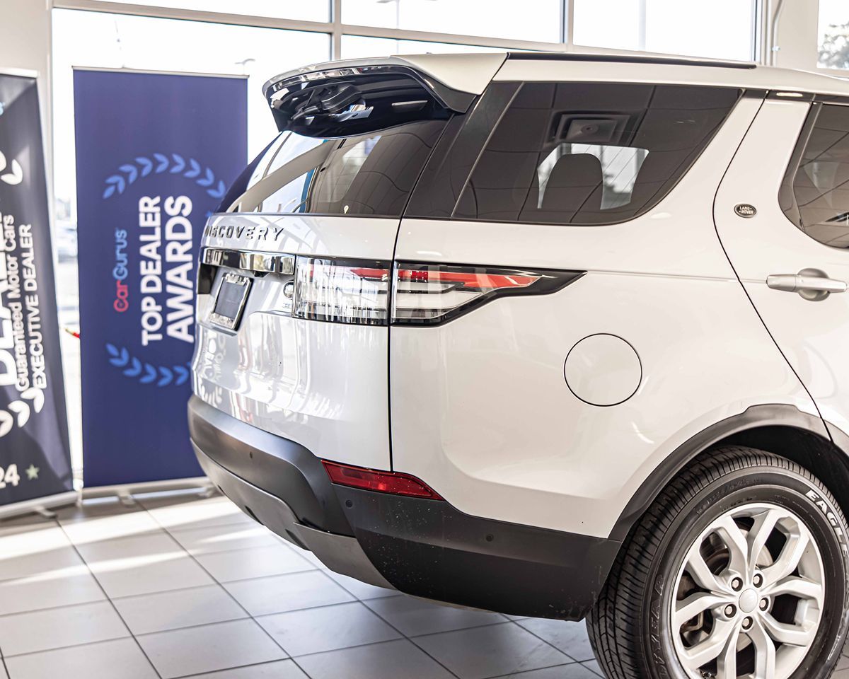 2020 Land Rover Discovery SE photo 11