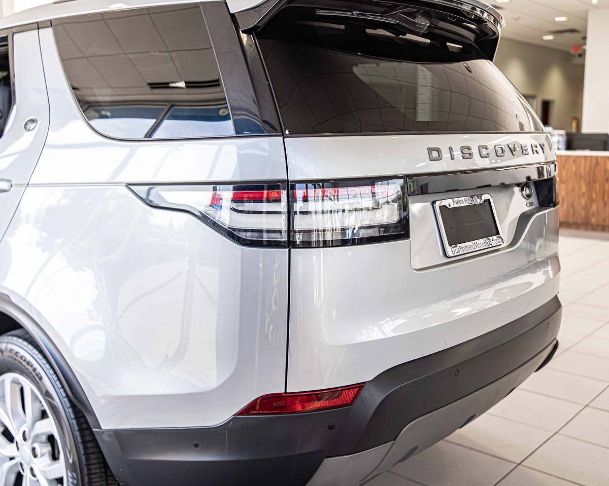 2020 Land Rover Discovery SE photo 13