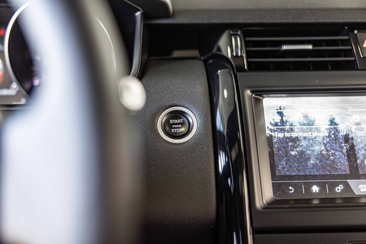 2020 Land Rover Discovery SE photo 20
