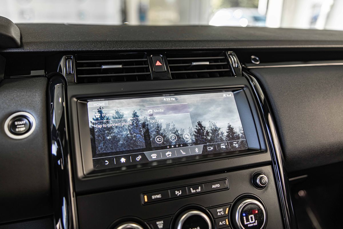 2020 Land Rover Discovery SE photo 21