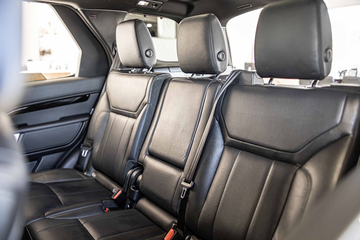 2020 Land Rover Discovery SE photo 26