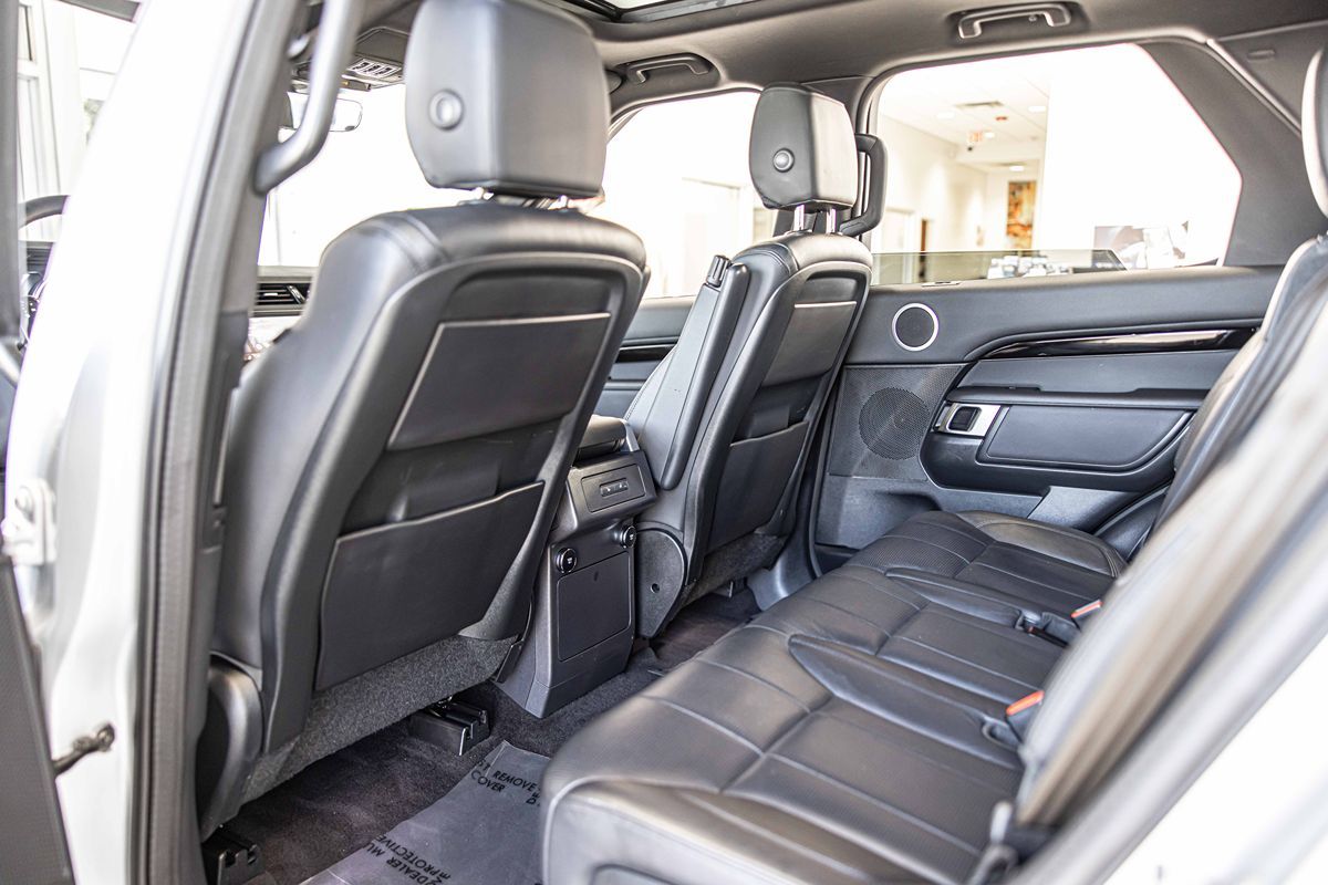 2020 Land Rover Discovery SE photo 27