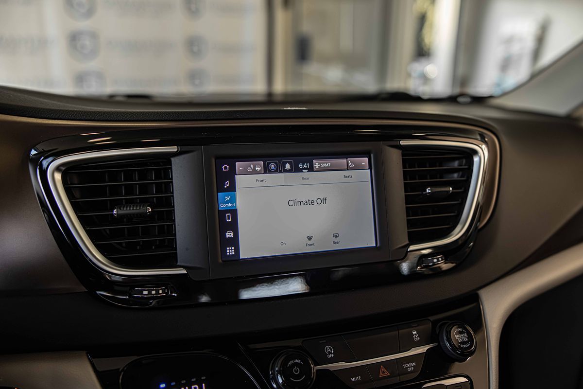 2022 CHRYSLER VOYAGER - Image 29