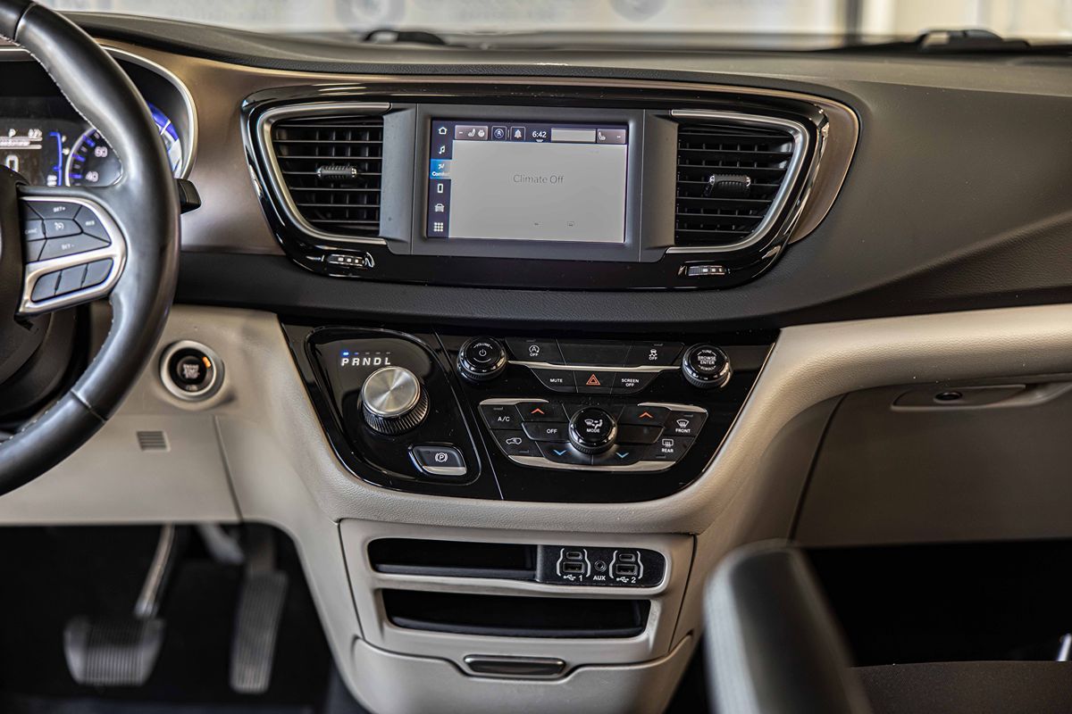 2022 CHRYSLER VOYAGER - Image 37