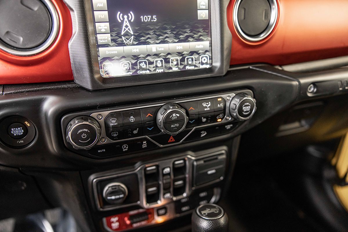 2020 JEEP WRANGLER - Image 28