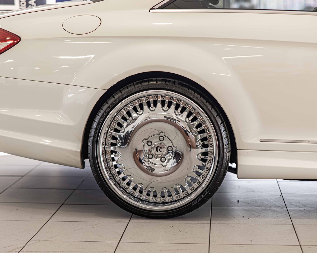 2010 Mercedes Benz CL 550 4MATIC photo 11