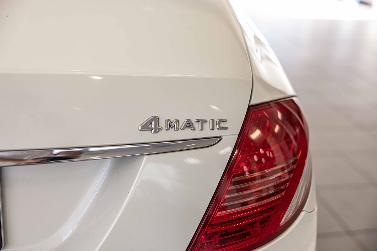 2010 Mercedes Benz CL 550 4MATIC photo 16