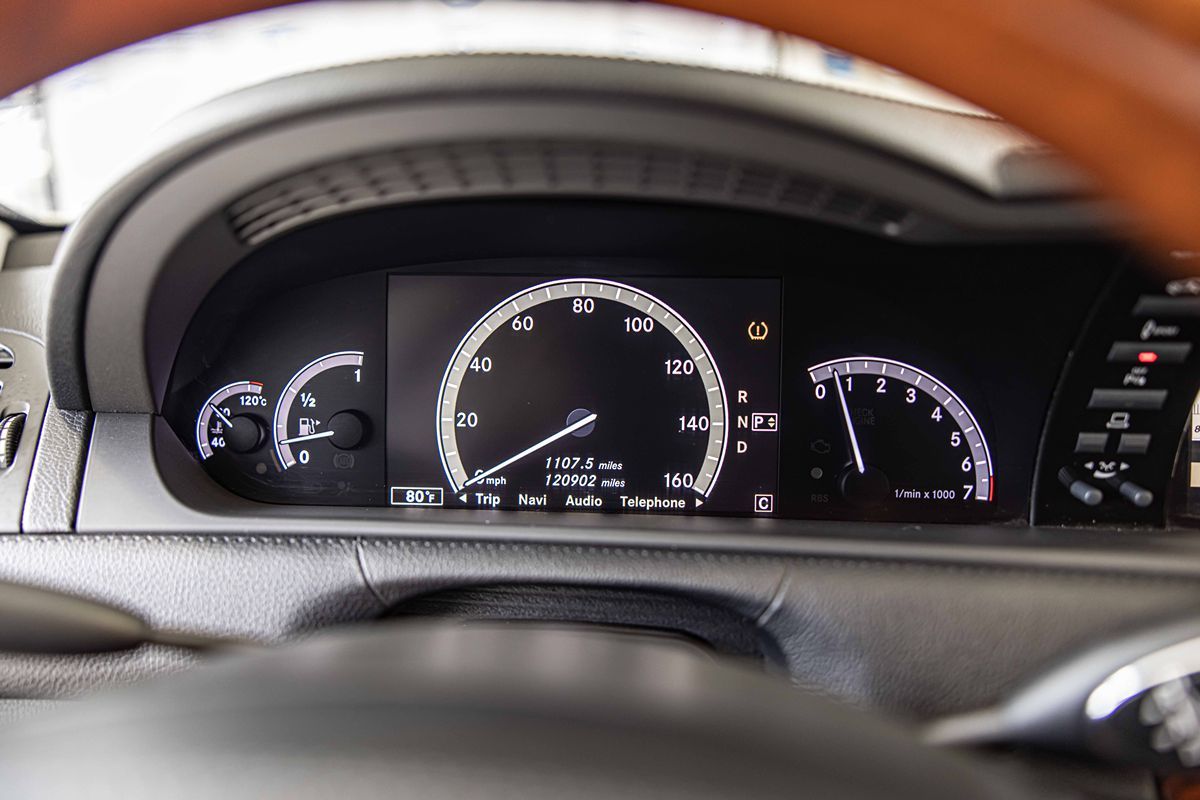 2010 Mercedes Benz CL 550 4MATIC photo 23