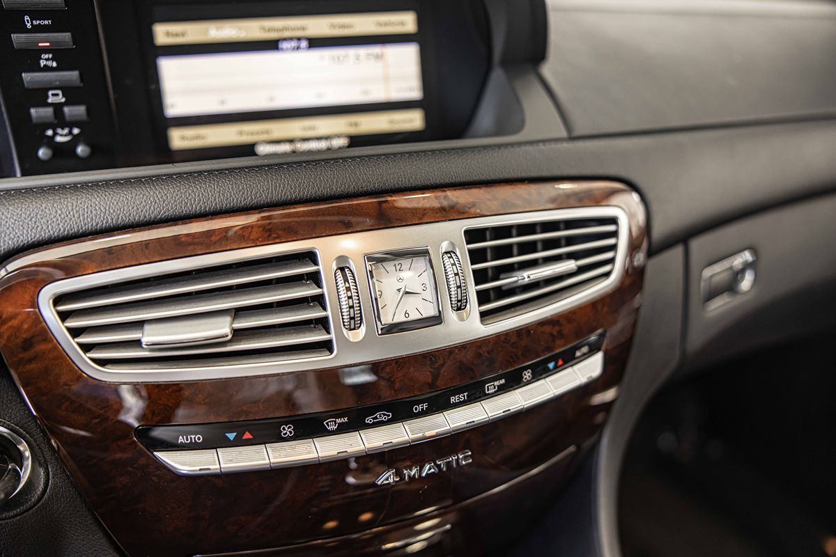 2010 Mercedes Benz CL 550 4MATIC photo 27