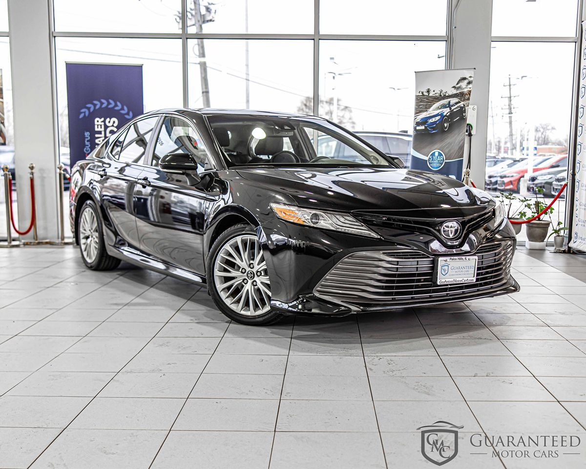 2020 Toyota Camry XLE photo 3