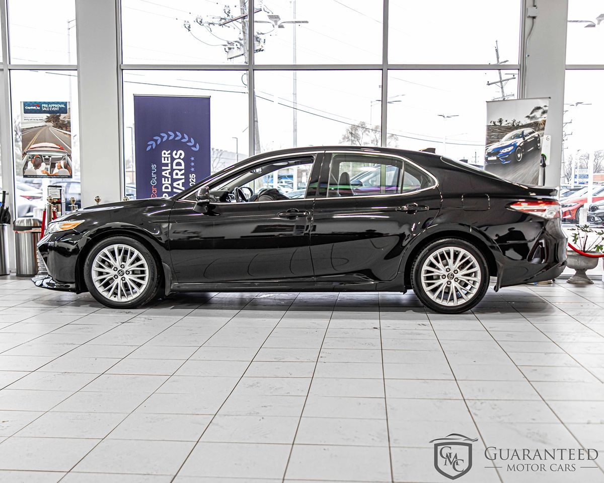 2020 Toyota Camry XLE photo 4