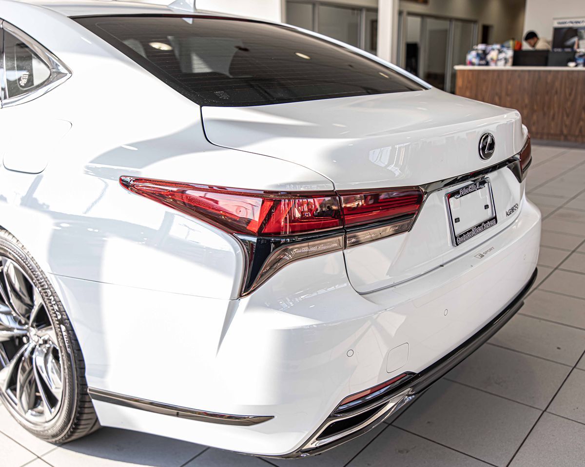 2022 LEXUS LS - Image 15