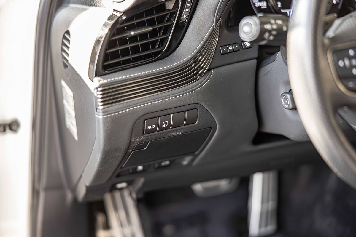 2022 LEXUS LS - Image 22