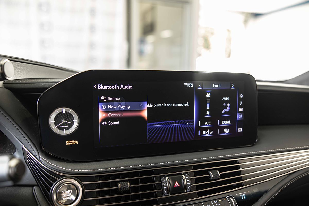 2022 LEXUS LS - Image 29