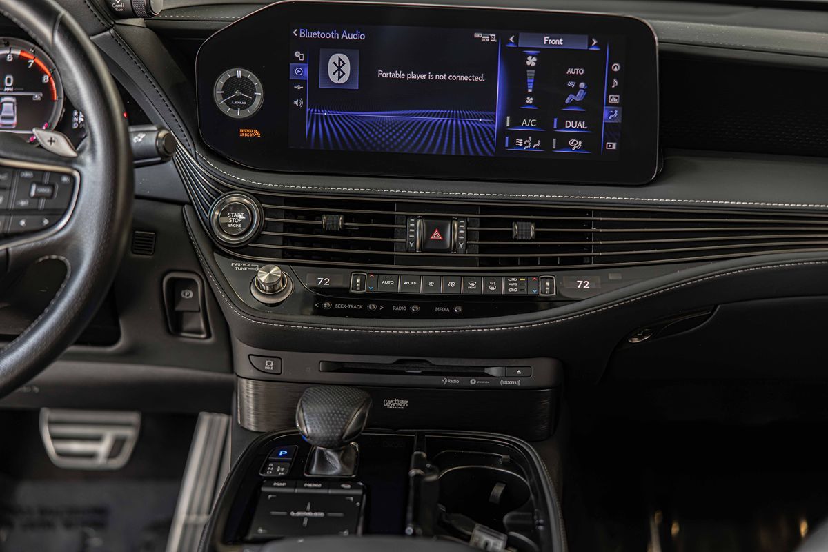 2022 LEXUS LS - Image 39