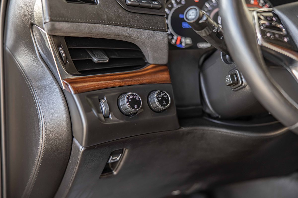 2016 CADILLAC ESCALADE - Image 24