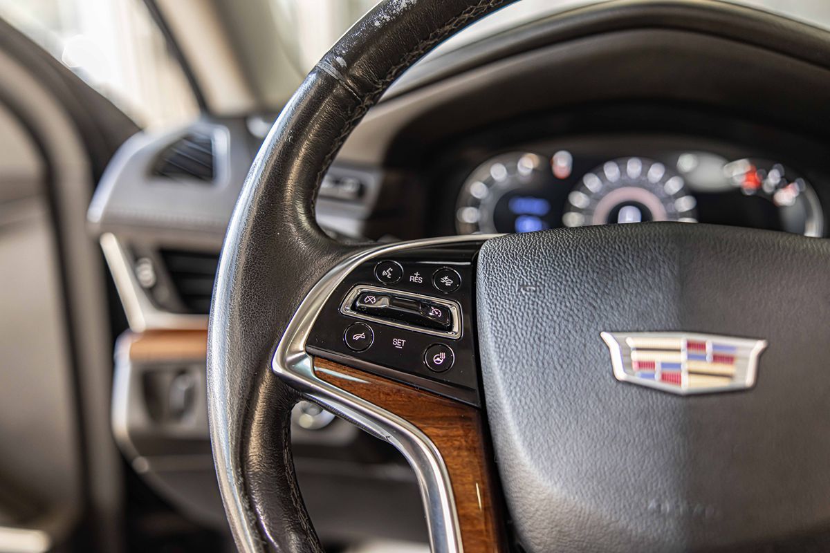 2016 CADILLAC ESCALADE - Image 28