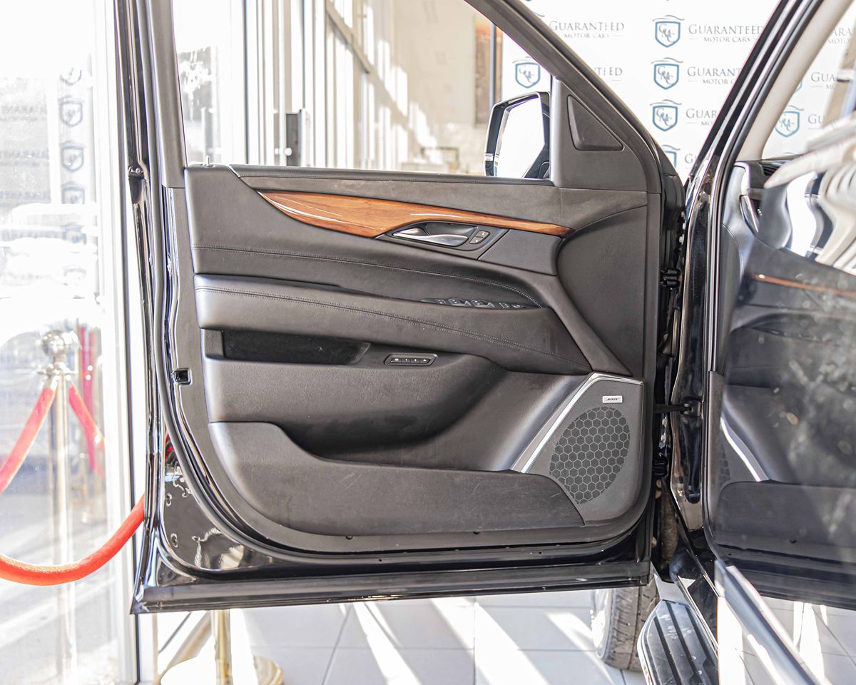 2016 CADILLAC ESCALADE - Image 33