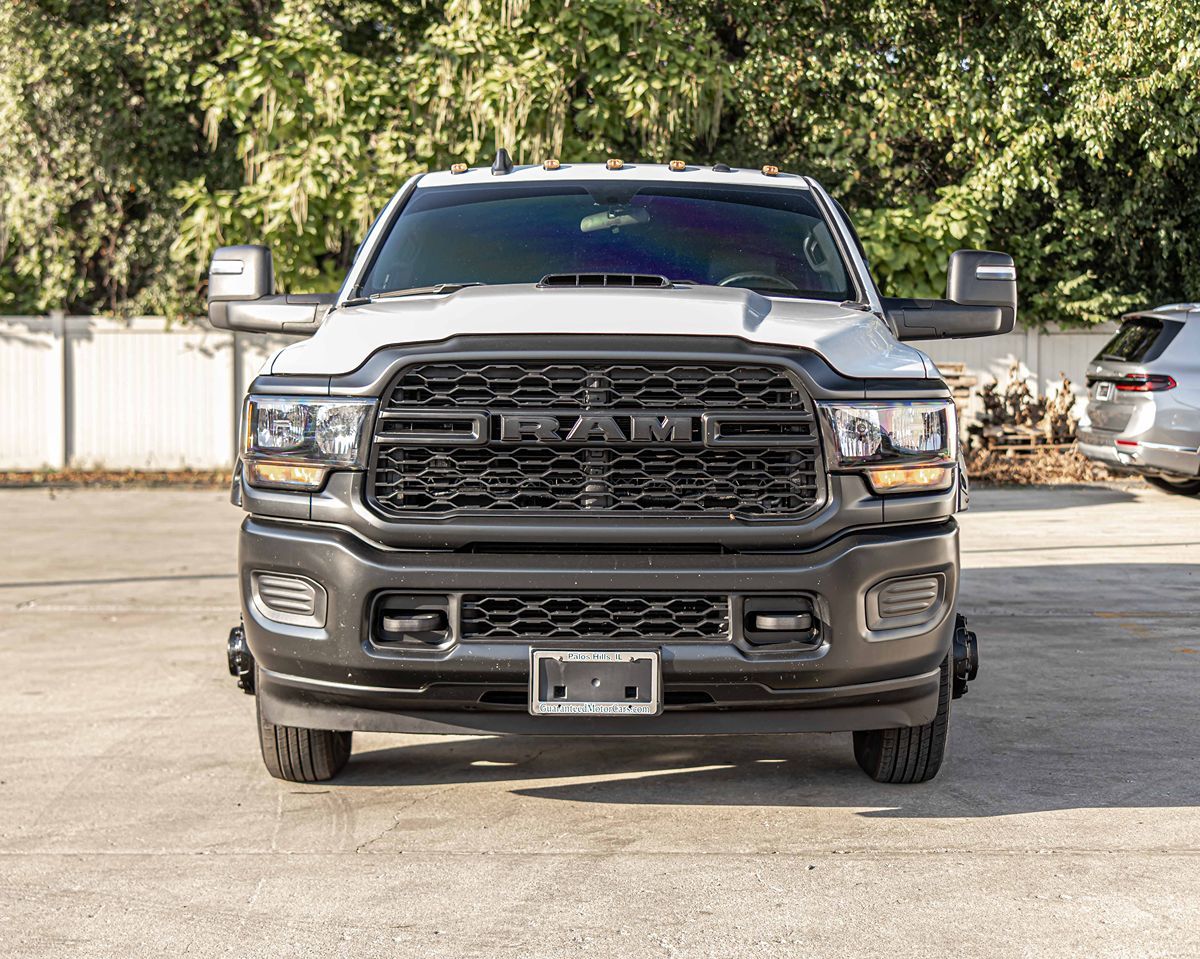 2024 Ram 3500 Tradesman photo 2