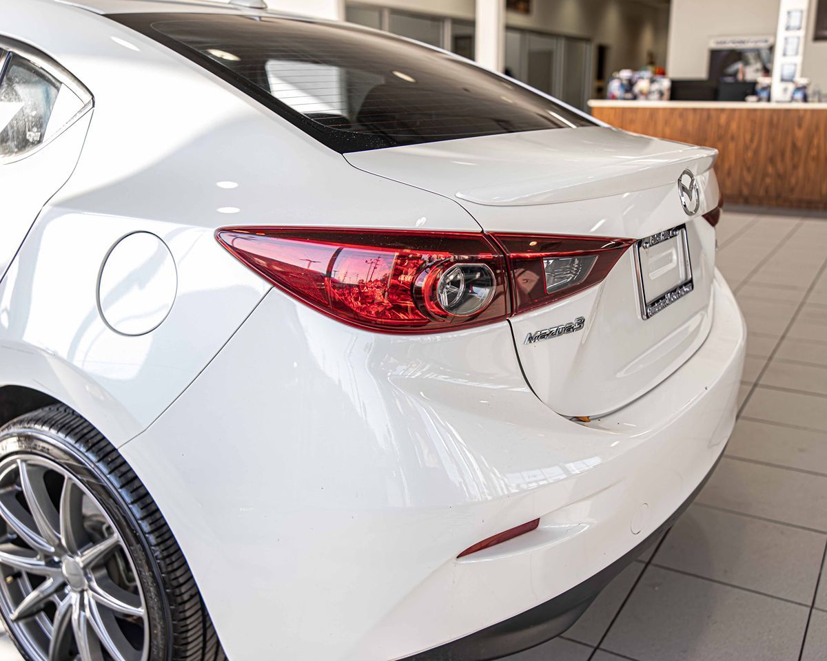 2017 MAZDA MAZDA3 - Image 15