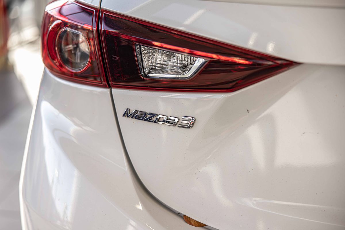 2017 MAZDA MAZDA3 - Image 16