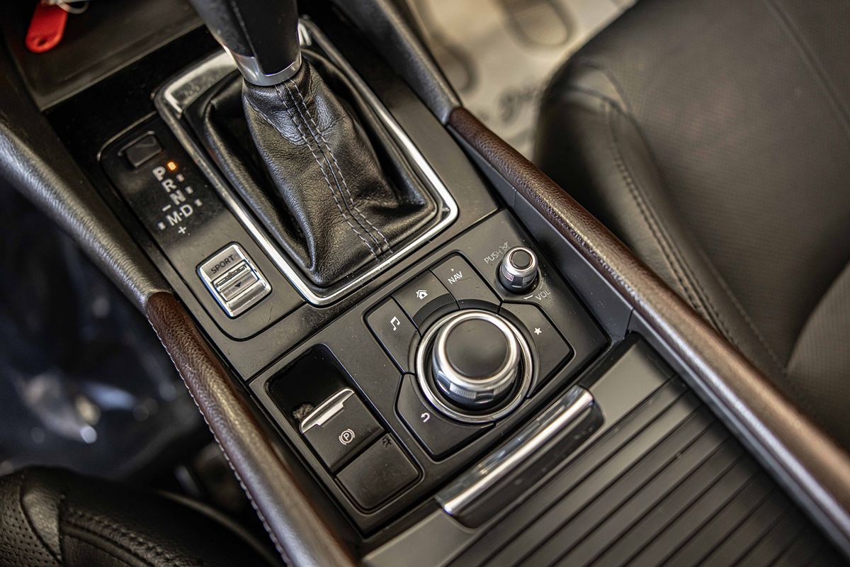 2017 MAZDA MAZDA3 - Image 29