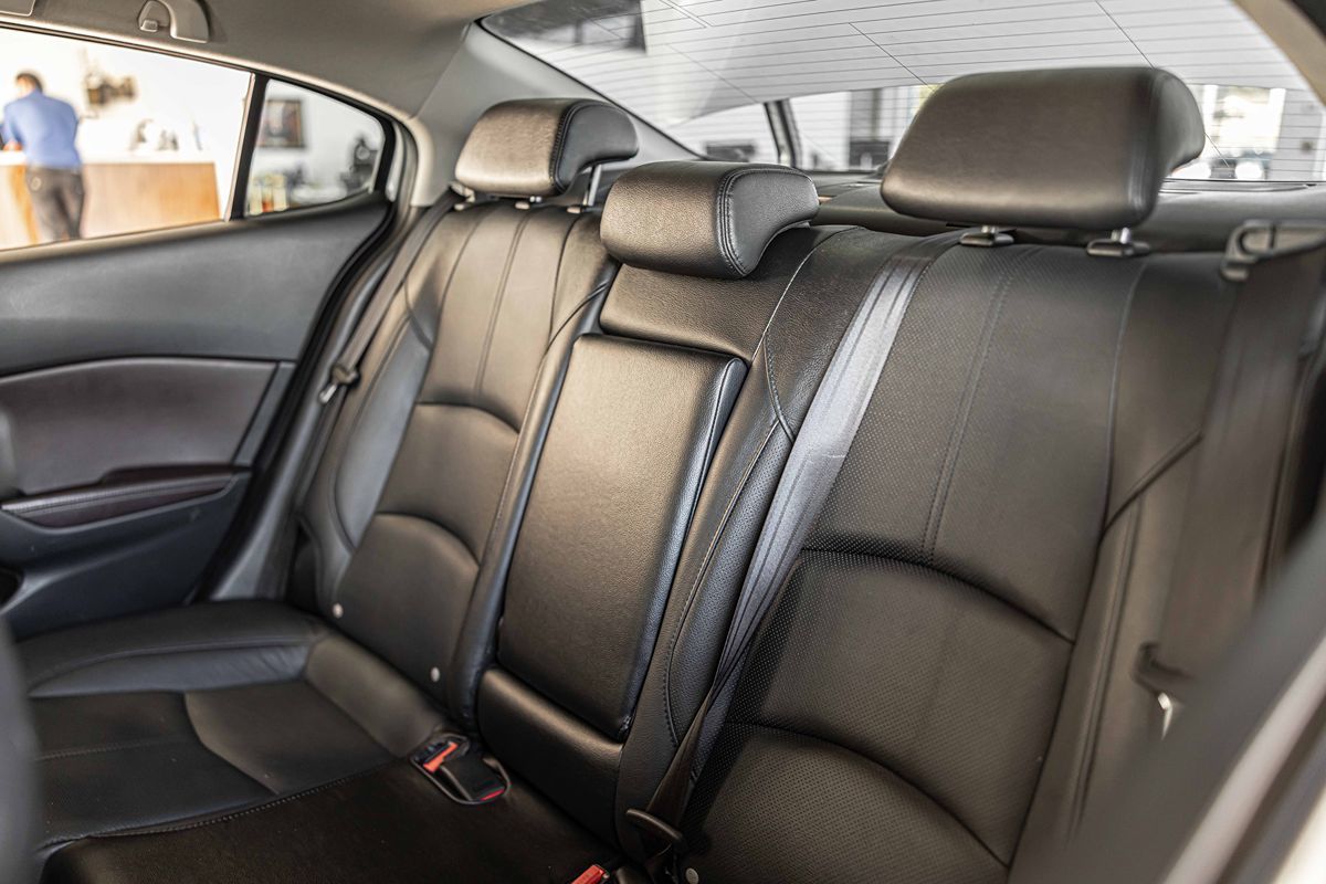 2017 MAZDA MAZDA3 - Image 31