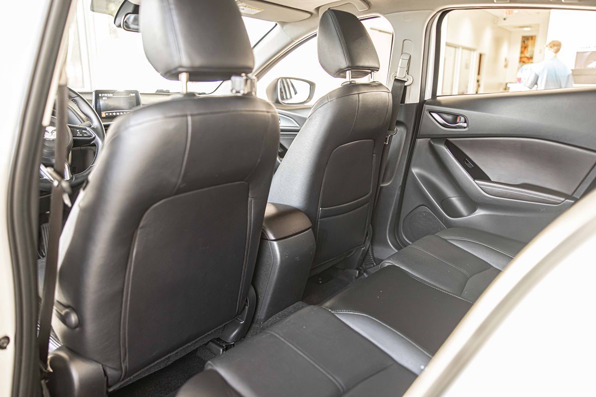 2017 MAZDA MAZDA3 - Image 32