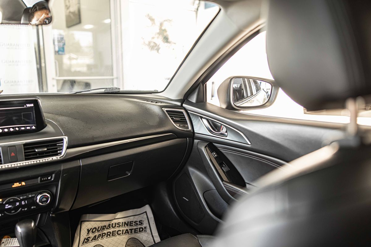 2017 MAZDA MAZDA3 - Image 37