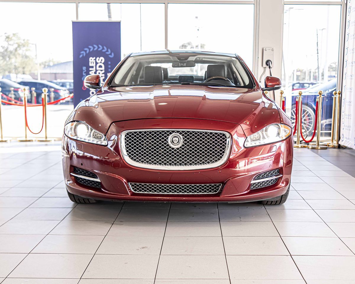 2013 Jaguar XJ XJL Portfolio photo 2