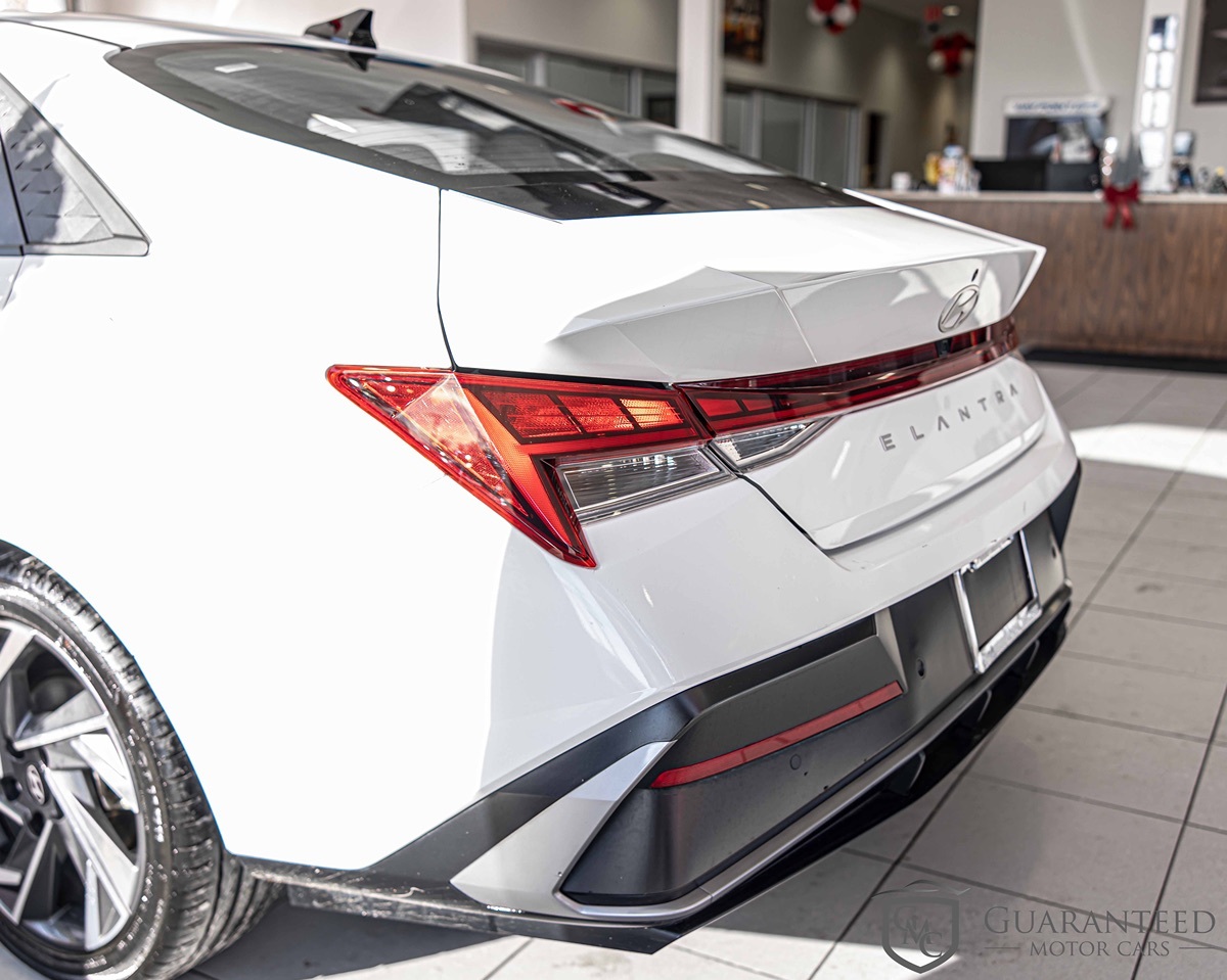 2024 HYUNDAI ELANTRA - Image 15