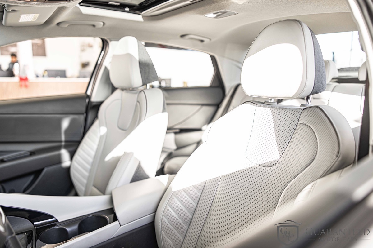 2024 HYUNDAI ELANTRA - Image 17