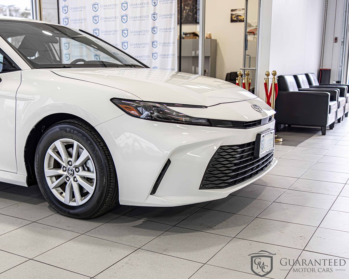 2025 Toyota Camry LE photo 3