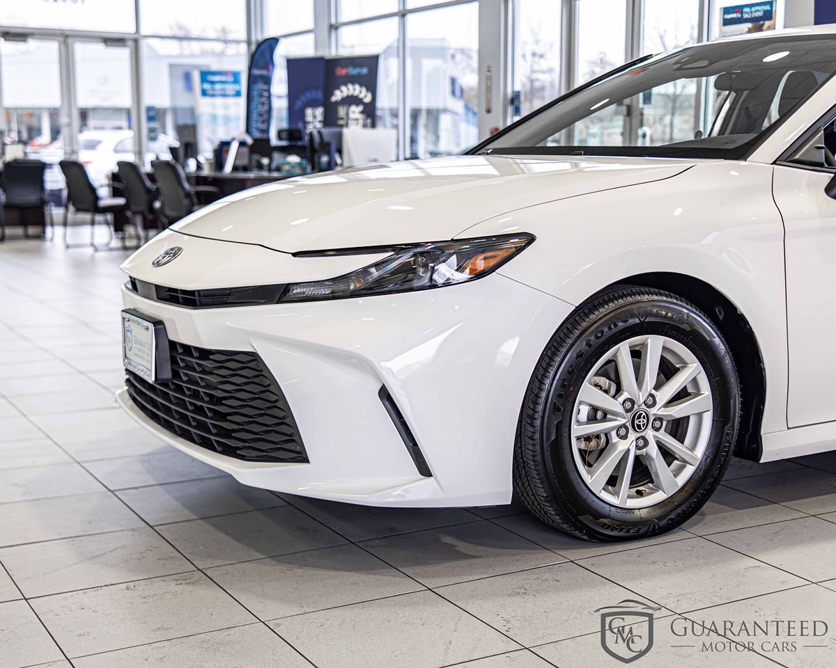 2025 Toyota Camry LE photo 4