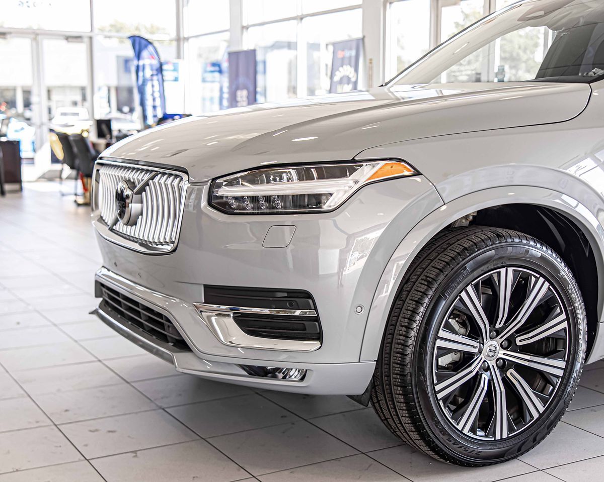 2025 Volvo XC90 Plus photo 3