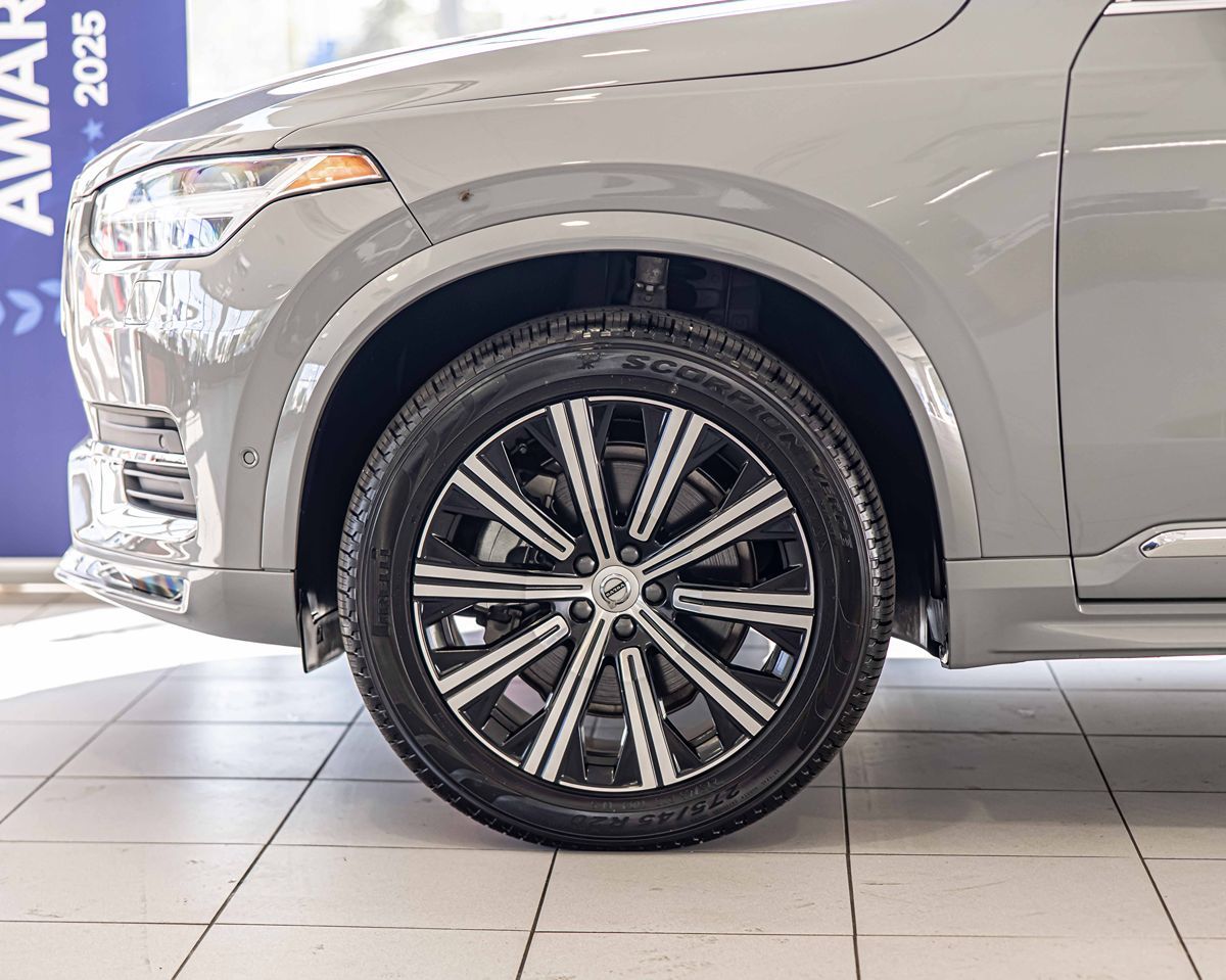 2025 VOLVO XC90 - Image 9