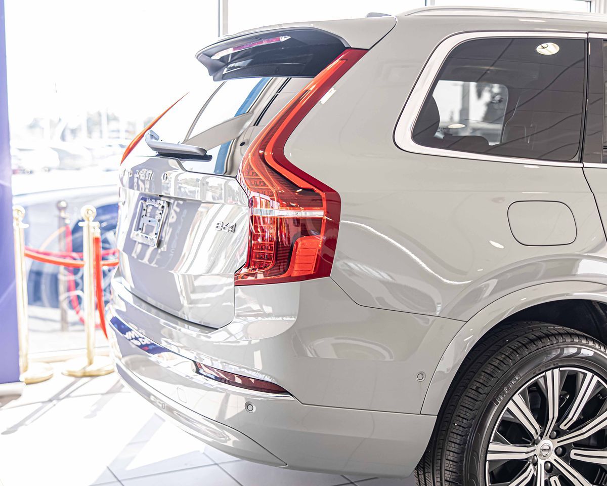 2025 VOLVO XC90 - Image 13