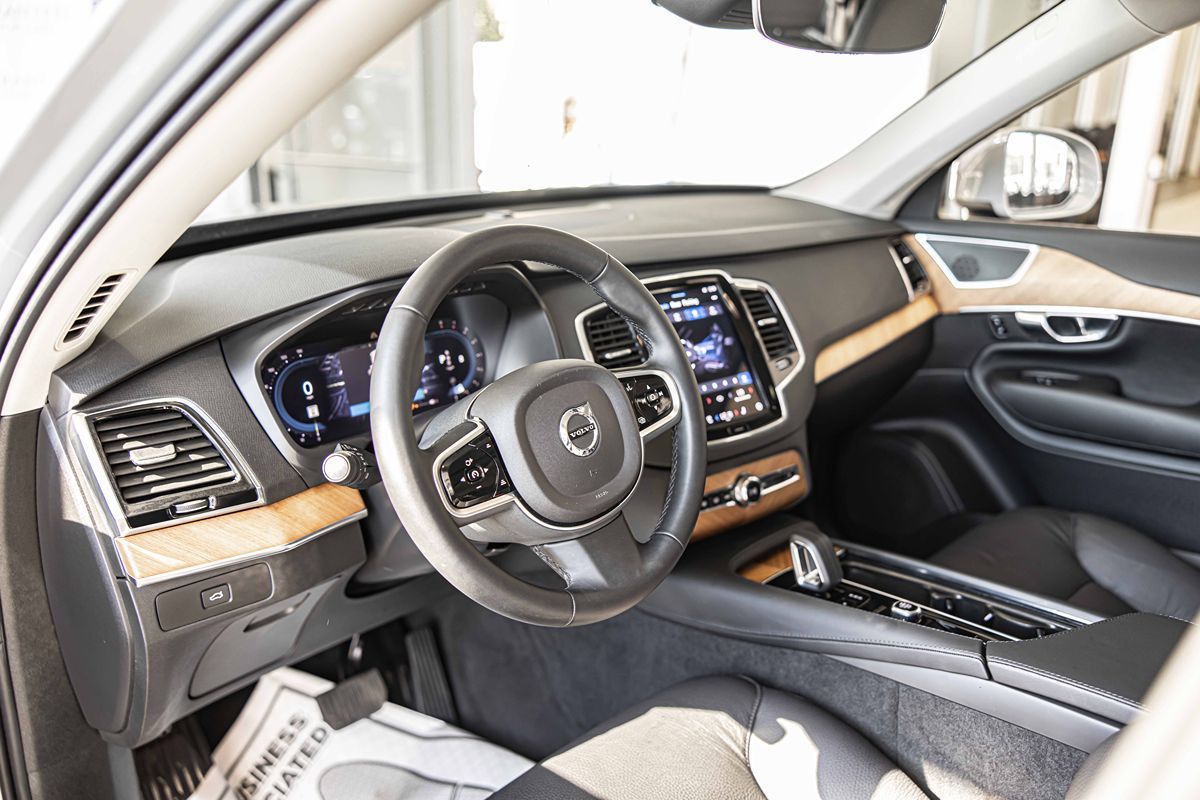 2025 VOLVO XC90 - Image 21