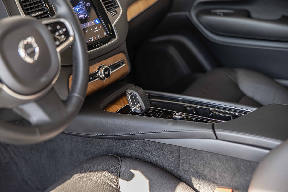 2025 VOLVO XC90 - Image 22