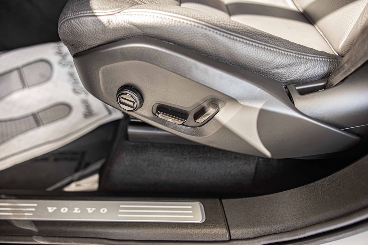 2025 VOLVO XC90 - Image 23