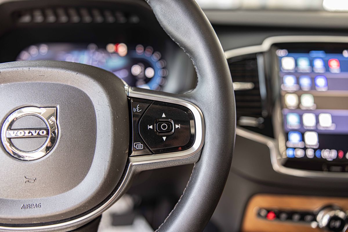 2025 VOLVO XC90 - Image 26