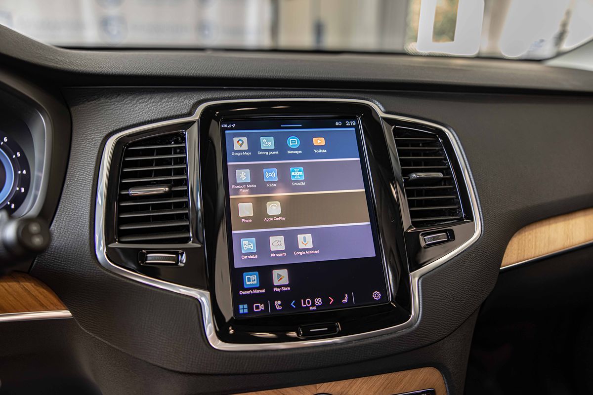 2025 VOLVO XC90 - Image 27