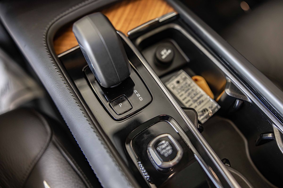 2025 VOLVO XC90 - Image 29