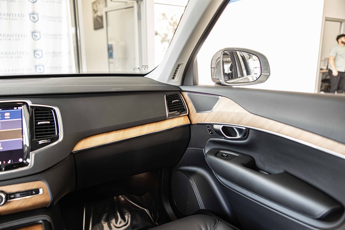 2025 VOLVO XC90 - Image 40